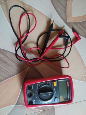Uni-T Palm Size Multimeter UT33B+, DCAC Voltage 200mV 2V 20V 200V 600V, DC Current, Resistance, Battery Test photo review