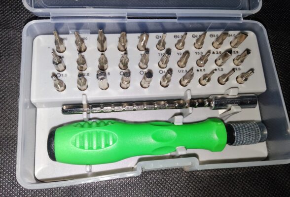 Green 32 In 1 Multipurpose Multi Functional Precision Screwdriver Disassemble Electronic Repair Tool photo review